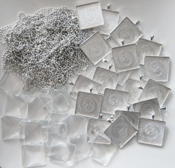 30 Pack One Inch Square Photo Pendants w/ Glass + 30 Ball Chains