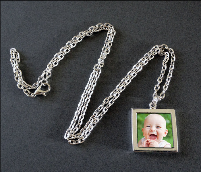 20 Pack Instant Photo Necklaces - Just Slide In Your Photos!