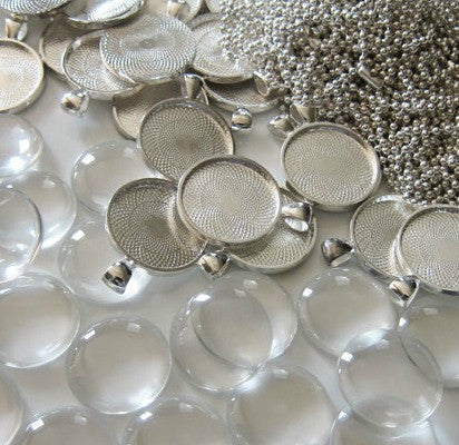 20 Pack 38mm Round Glass Photo Pendants w/ 20 Silver Ball Chains