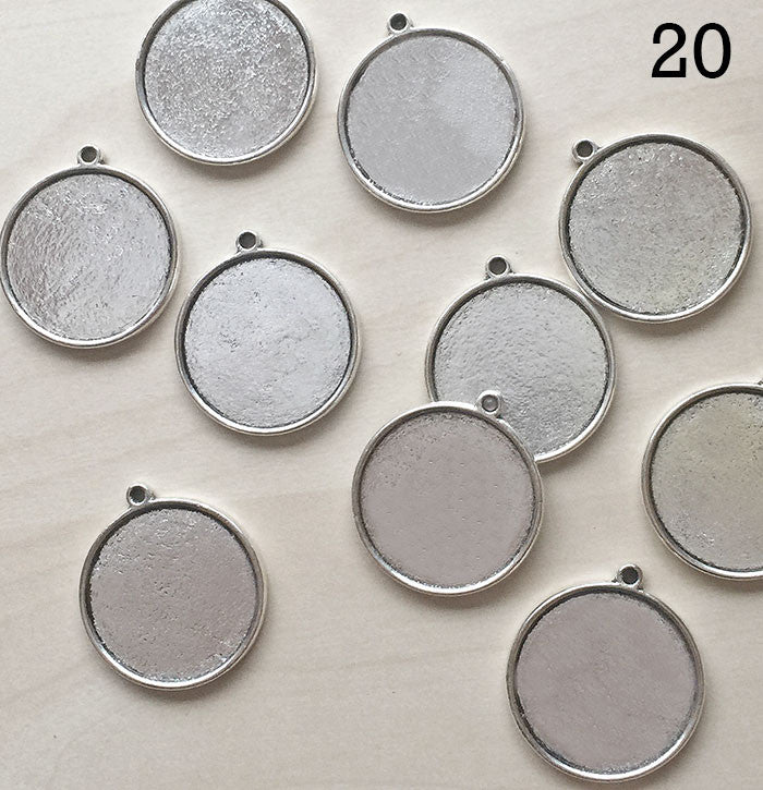 20 pack Round Double Sided  Photo Jewelry Pendants Silver 1 inch