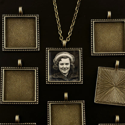Makes 20 Photo Pendants Kit Beaded Edge 25mm Square Antique Bronze Gold